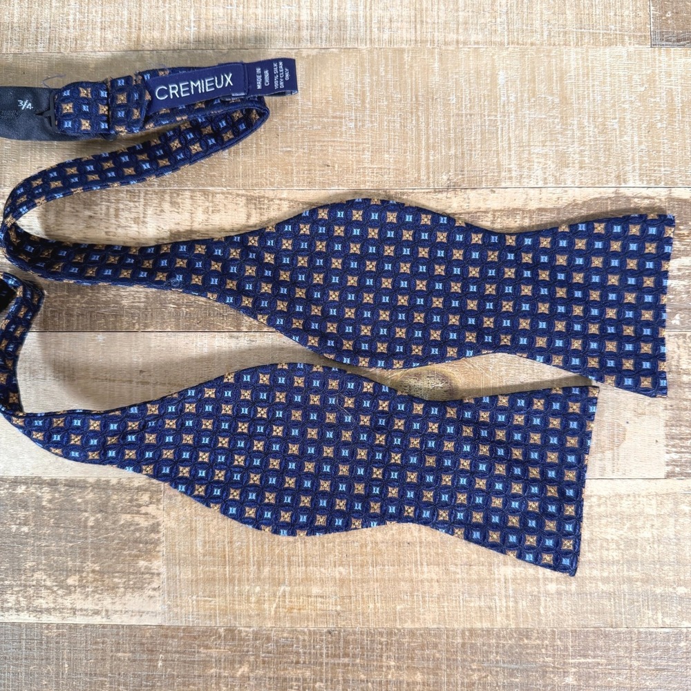 Cremieux Bow Tie Mens‎ Navy Blue Gold 100% Silk Geometric Medallion Self-Tie